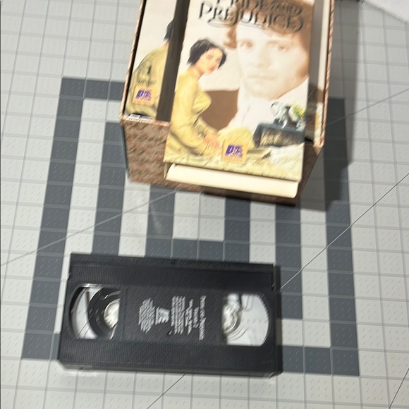 Pride and Prejudice VHS Box Set - Picture 7 of 11